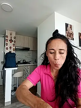 Snapshot of Coeur_de_luxure chatting on 09-24-25, 07:39 Coeur de luxure online show from 09-24-25, 07:39