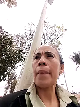 Snapshot of Coeur_de_luxure chatting on 09-27-25, 05:51 Coeur de luxure online show from 09-27-25, 05:51