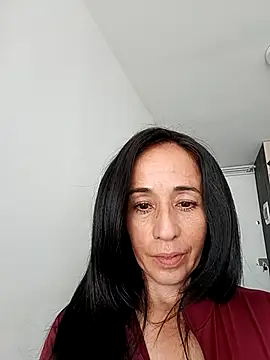 Snapshot of Coeur_de_luxure chatting on 10-01-25, 08:48 Coeur de luxure online show from 10-01-25, 08:48