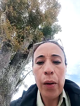 Snapshot of Coeur_de_luxure chatting on 10-06-25, 05:54 Coeur de luxure online show from 10-06-25, 05:54