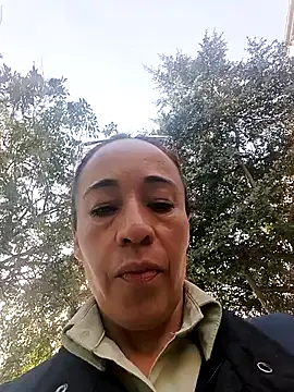 Snapshot of Coeur_de_luxure chatting on 10-19-25, 12:39 Coeur de luxure online show from 10-19-25, 12:39