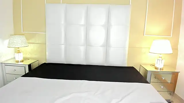 Snapshot of Pariss-Salvatore chatting on 03-01-25, 07:48 Pariss-Salvatore online show from 03-01-25, 07:48