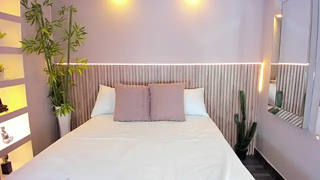 Snapshot of GeorginaReyes chatting on 09-29-25, 11:20 GeorginaReyes online show from 09-29-25, 11:20