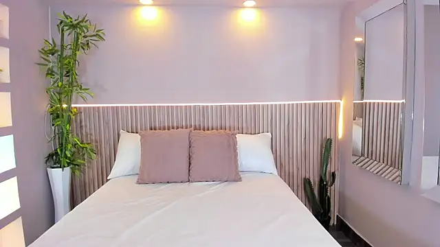 Snapshot of GeorginaReyes chatting on 12-13-25, 10:48 GeorginaReyes online show from 12-13-25, 10:48