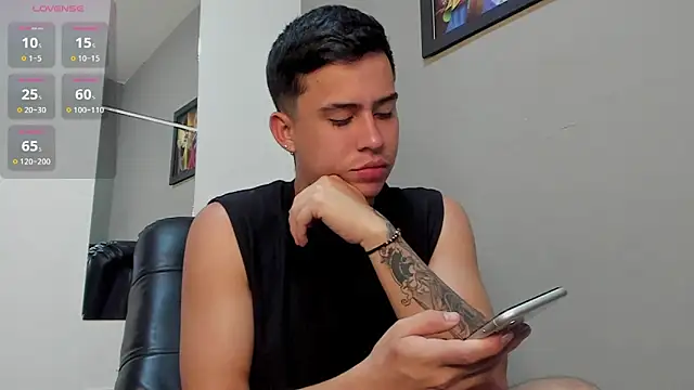 Snapshot of mattiwsmorris_ chatting on 03-10-26, 11:48 mattiwsmorris online show from 03-10-26, 11:48