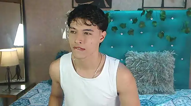 LiamAndrewzz online show from 03-06-25, 05:22