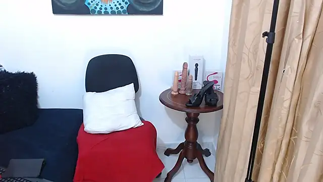 Snapshot of Maduragins_hot chatting on 10-02-25, 11:06 Maduragins hot online show from 10-02-25, 11:06