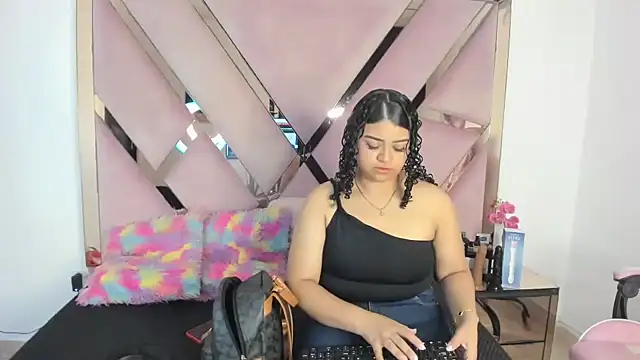 Snapshot of Rubyxht chatting on 09-20-25, 12:50 Rubyxht online show from 09-20-25, 12:50