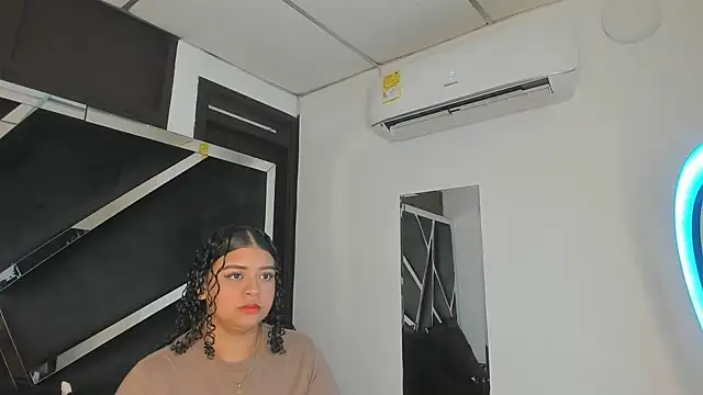 Snapshot of Rubyxht chatting on 09-30-25, 12:43 Rubyxht online show from 09-30-25, 12:43