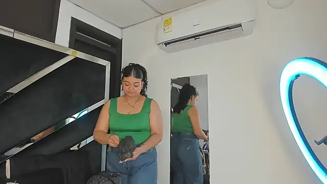 Snapshot of Rubyxht chatting on 10-02-25, 12:34 Rubyxht online show from 10-02-25, 12:34