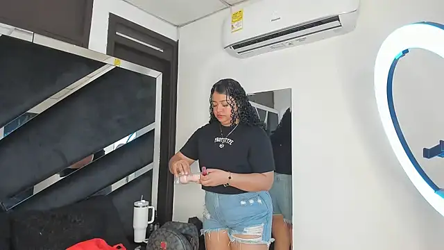 Snapshot of Rubyxht chatting on 10-18-25, 12:50 Rubyxht online show from 10-18-25, 12:50