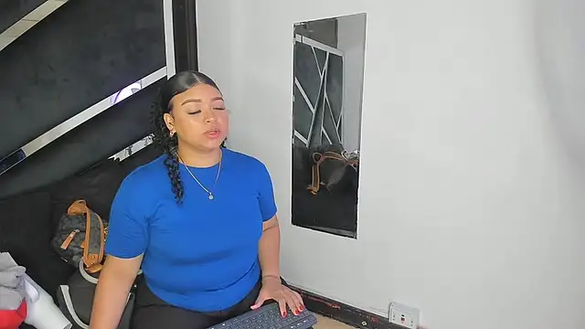 Snapshot of Rubyxht chatting on 11-06-25, 12:39 Rubyxht online show from 11-06-25, 12:39