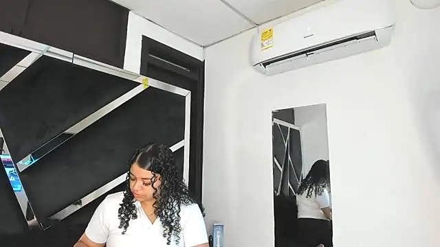 Snapshot of Rubyxht chatting on 11-21-25, 12:37 Rubyxht online show from 11-21-25, 12:37