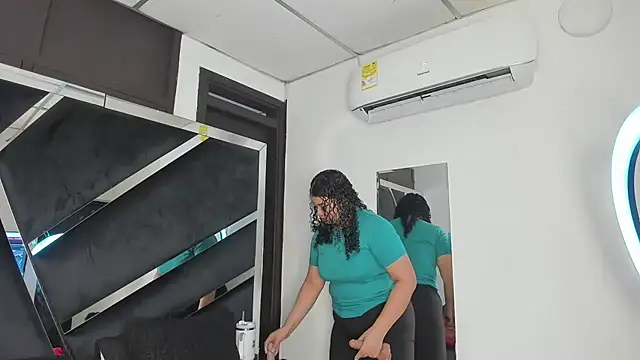 Snapshot of Rubyxht chatting on 11-25-25, 12:38 Rubyxht online show from 11-25-25, 12:38