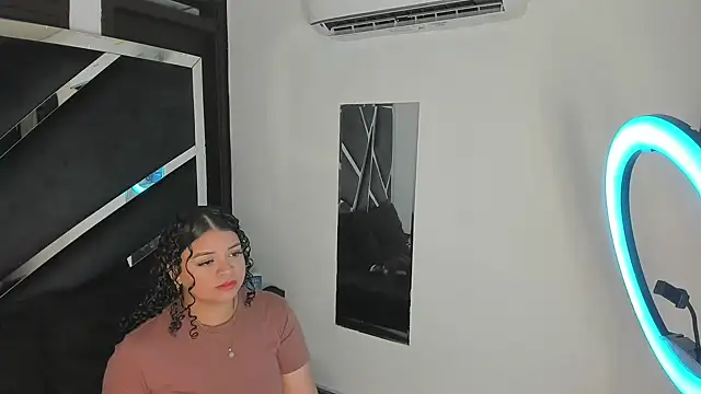 Snapshot of Rubyxht chatting on 12-05-25, 12:47 Rubyxht online show from 12-05-25, 12:47