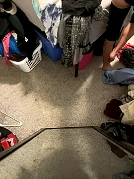 QueenM3 online show from 11-17-25, 06:03