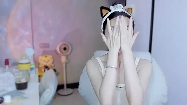 Snapshot of A_dabo chatting on 12-19-25, 06:42 A dabo online show from 12-19-25, 06:42