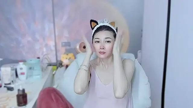 Snapshot of A_dabo chatting on 02-25-26, 02:05 A dabo online show from 02-25-26, 02:05