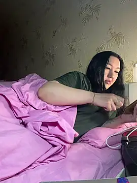 Naughtbaby 2025 online show from 04-23-26, 01:07