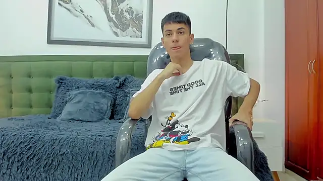 Snapshot of Johann_sex chatting on 12-03-25, 05:00 Johann sex online show from 12-03-25, 05:00