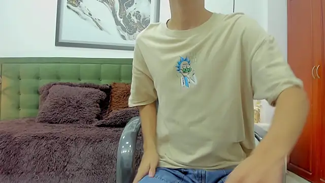 Snapshot of Johann_sex chatting on 12-17-25, 04:57 Johann sex online show from 12-17-25, 04:57