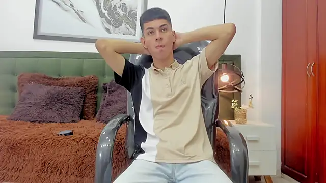 Snapshot of Johann_sex chatting on 01-06-26, 05:05 Johann sex online show from 01-06-26, 05:05