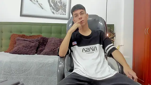 Snapshot of Johann_sex chatting on 02-03-26, 05:07 Johann sex online show from 02-03-26, 05:07