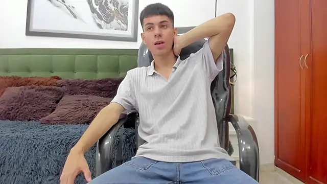 Snapshot of Johann_sex chatting on 02-19-26, 01:40 Johann sex online show from 02-19-26, 01:40