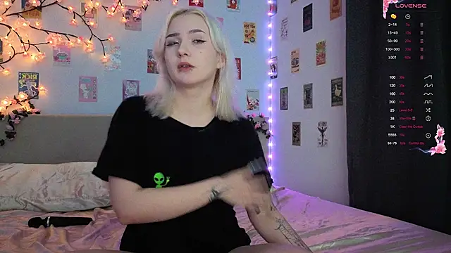 Snapshot of Nasy chatting on 03-12-26, 06:36 Nasy online show from 03-12-26, 06:36