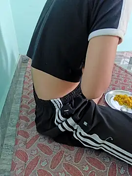 Snapshot of HorNy_Bro_Sis chatting on 10-19-25, 04:35 HorNy Bro Sis online show from 10-19-25, 04:35