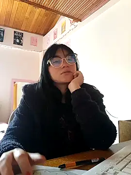 Arielle lov online show from 10-23-25, 04:17