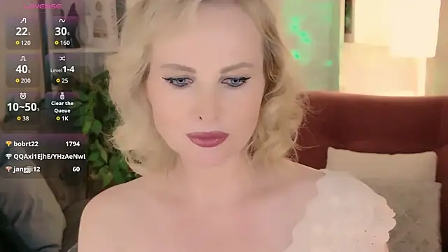 Snapshot of Sandra_Kind chatting on 07-28-26, 11:17 Sandra Kind online show from 07-28-26, 11:17