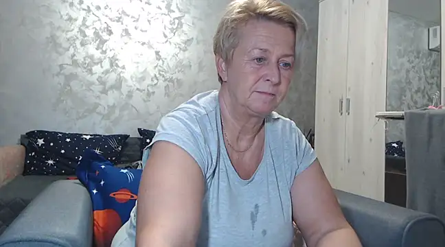 RosesandLillies online show from 02-26-25, 05:50