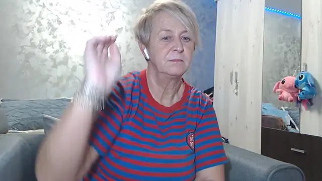 RosesandLillies online show from 02-02-26, 06:06