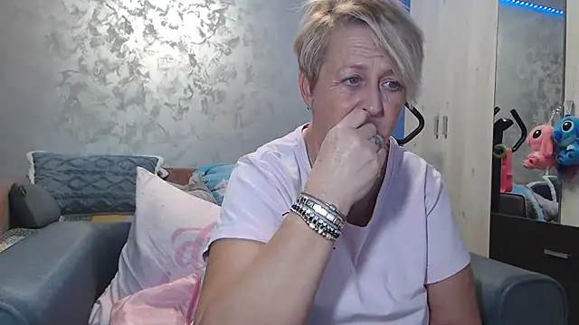 RosesandLillies online show from 03-05-26, 06:04