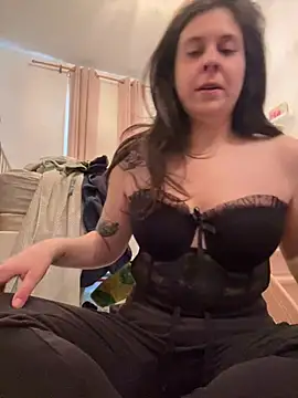 Snapshot of Rosiee69_ chatting on 02-25-25, 04:53 Rosiee69  online show from 02-25-25, 04:53