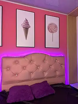 Snapshot of Emily-teen chatting on 02-27-25, 04:32 Emily-teen online show from 02-27-25, 04:32