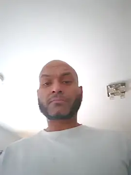 Snapshot of Mrnutella chatting on 03-07-25, 08:33 Mrnutella online show from 03-07-25, 08:33