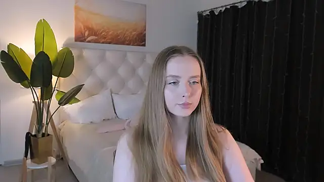 Snapshot of JenniferGraces chatting on 06-10-26, 09:03 JenniferGraces online show from 06-10-26, 09:03