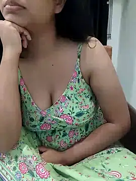 Snapshot of tamil_Rosie chatting on 03-14-25, 09:00 tamil Rosie online show from 03-14-25, 09:00