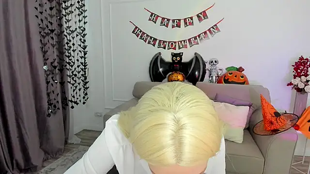 AmandaGracy 1 online show from 10-30-25, 04:25