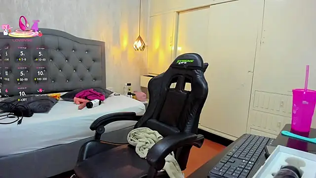 Nathalia rodriguezz online show from 03-03-25, 07:28