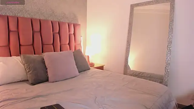 AbellaFox  online show from 11-28-25, 05:48