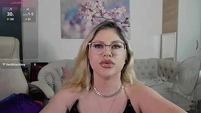 Snapshot of JanelleBrown_ chatting on 03-07-25, 04:44 JanelleBrown online show from 03-07-25, 04:44