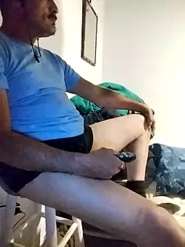 Snapshot of bimexpoexist chatting on 03-14-25, 06:53 bimexpoexist online show from 03-14-25, 06:53