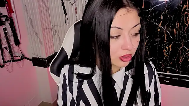 Guxplo  online show from 10-29-25, 04:09