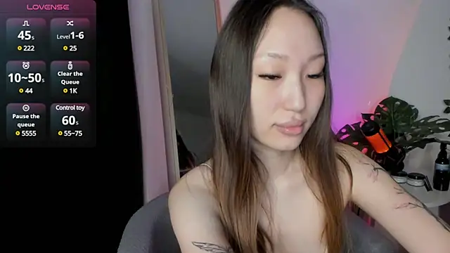 Snapshot of Christine_Carlson chatting on 03-07-25, 08:44 Christine Carlson online show from 03-07-25, 08:44