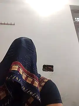 Snapshot of indian_couple4 chatting on 02-18-25, 09:54 indian couple4 online show from 02-18-25, 09:54