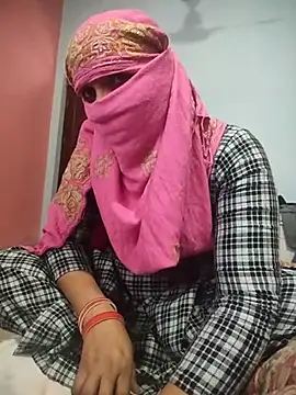 Snapshot of indian_couple4 chatting on 02-19-25, 07:17 indian couple4 online show from 02-19-25, 07:17