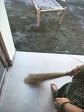 Snapshot of indian_couple4 chatting on 09-09-25, 01:05 indian couple4 online show from 09-09-25, 01:05